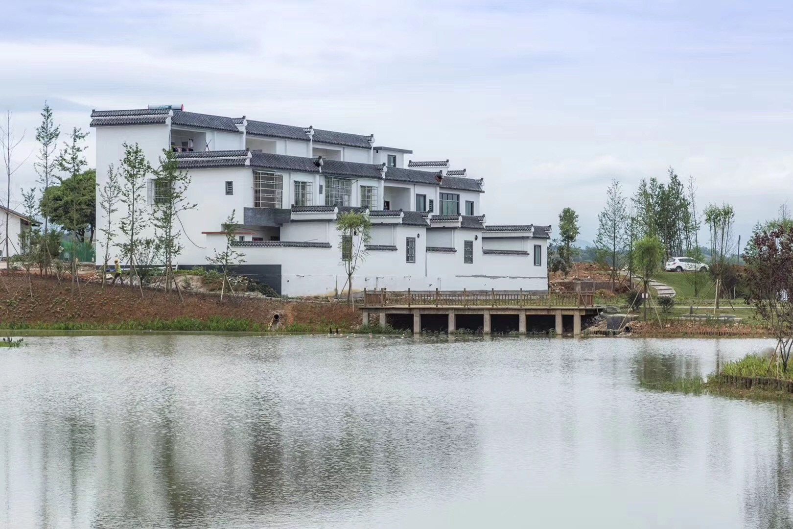 幸运彩股份南雄项目洋湖村.jpg